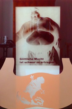 Nr. 1 Göttliche Macht ist schwer zu ertragen 78 x 69 x 0,8 cm