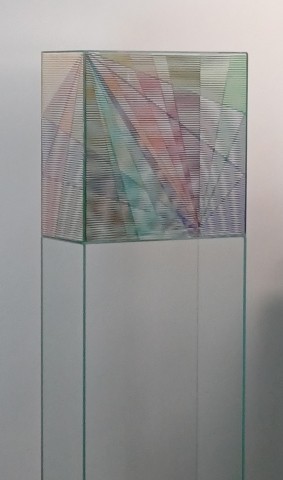 Nr. 9 Divergenzen 2025 Glas UV-verklebt Off-Set 150 x 30 x 15 cm