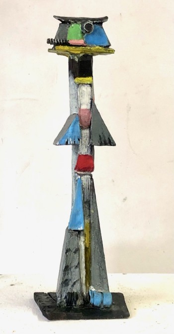 Nr. 52 Kleine Figur mit Kappe  Bronze bemalt 40 x 15 x 10 cm